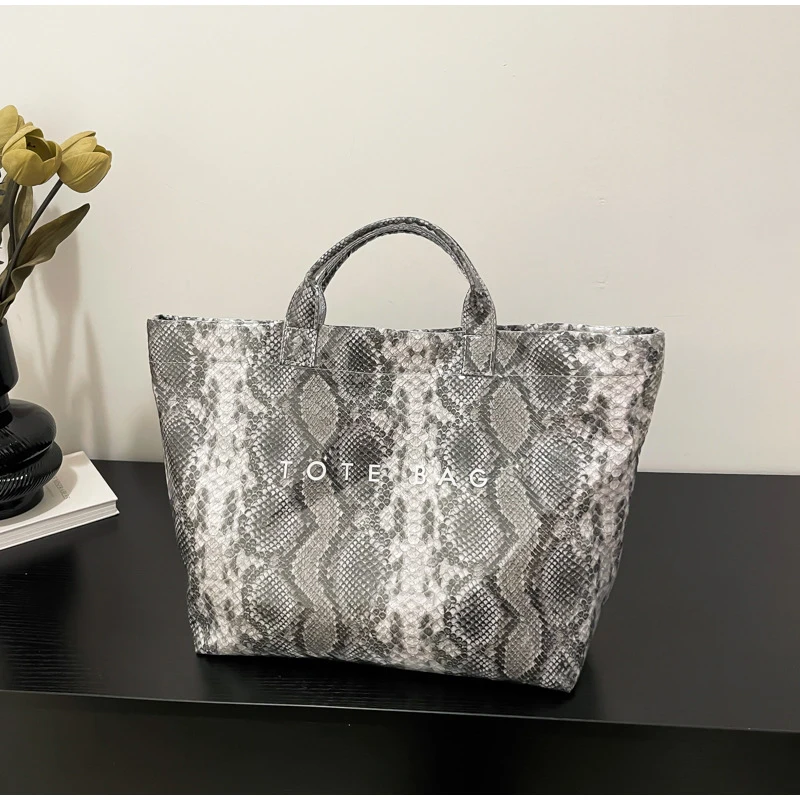 2025, neue Hobo-Einkaufstasche mit Schlangenhautmuster, trendige Damen-Handtasche mit Griff oben, große Kapazität, Briefdruck, Pendler-Einkaufstasche – Detail 6