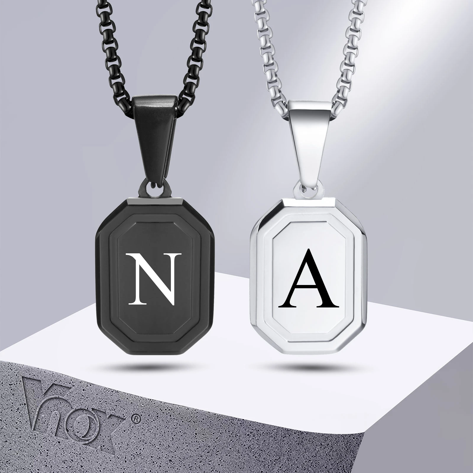 Vnox Initial Geometrische Halsketten für Männer und Frauen, quadratischer rechteckiger Anhänger aus Edelstahl, A-Z 26-Buchstaben-Alphabet-Jungenhalsband