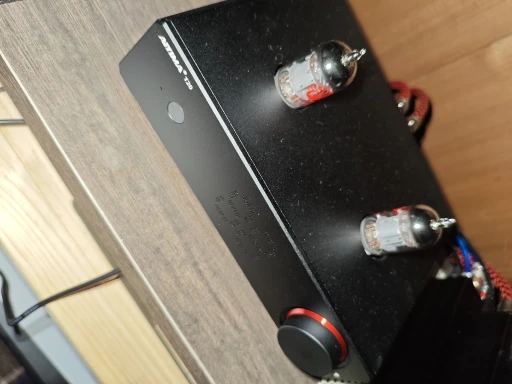 AIYIMA T20 真空管プリアンプ ECC83 フルバランスプリアンプ RCA XLR