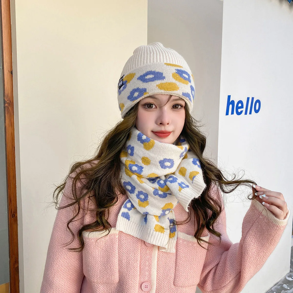 

ski cap snow cap y2k beanie Scarf winter women luxury fashion woman scarves designer scarf Hat scarf multi-piece set Santa's Hat
