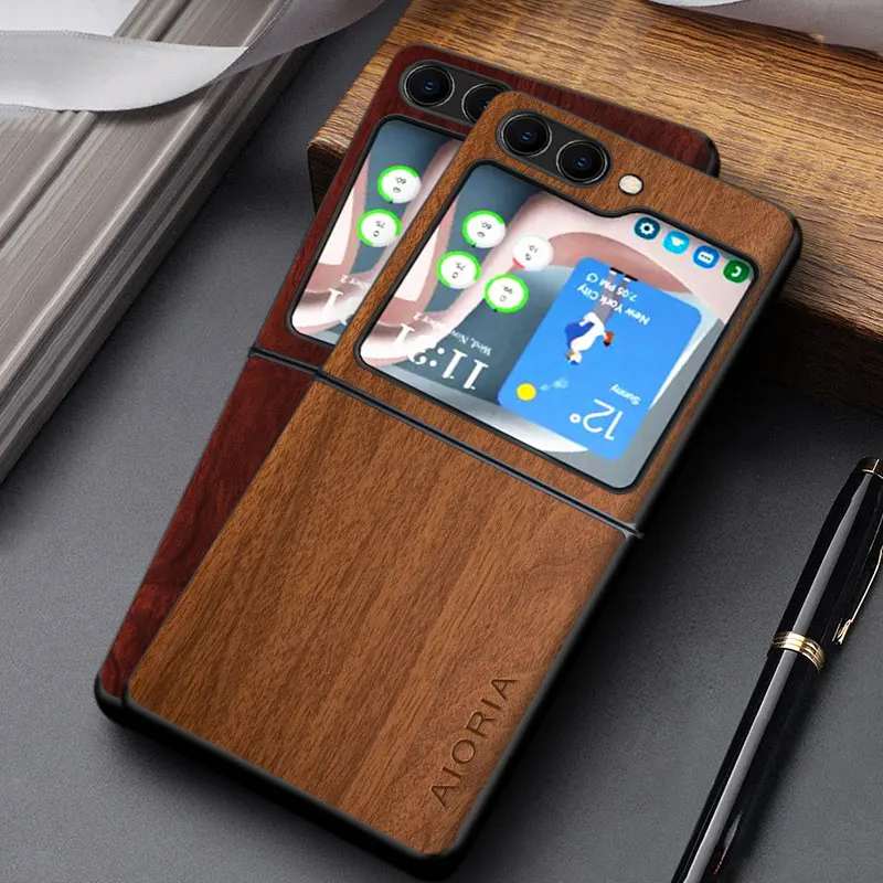 Olixar Leather-Style Brown Case - For Samsung Galaxy Z Flip5