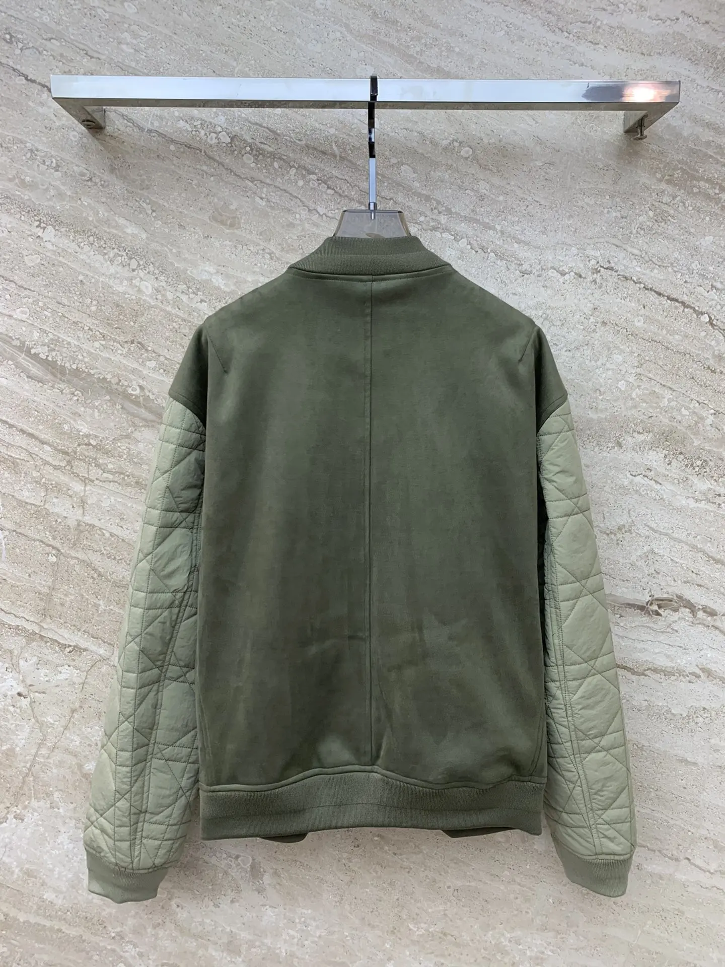 Рисунок 3 - Женская хлопковая куртка с круглым