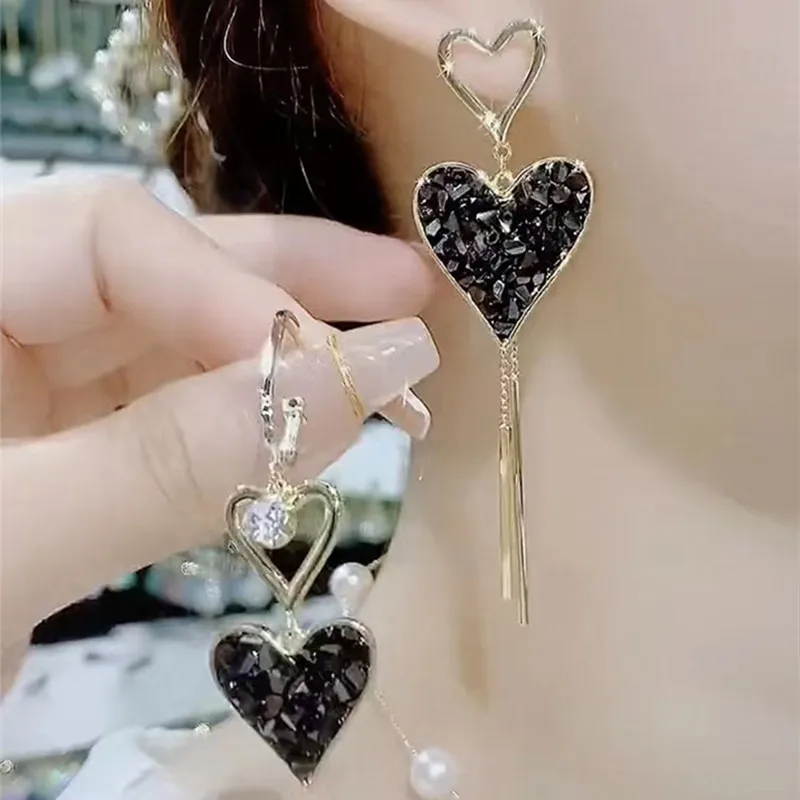 Asymmetrical Retro Black Heart Earrings For Women 2023 Korean New Fashion Simple Elegant Jewelry Wholesale Birthday Gift