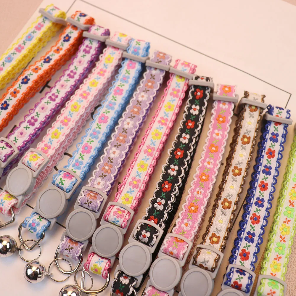 Hand Knitting Flower Pet Collar 1