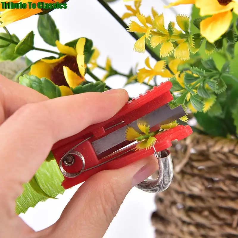 

1Pc Multifunction Thumb Knife Garden Pruner Fruit Picking Device Safe Fruit Blade Tool Cutting Blade Rings Finger Protector