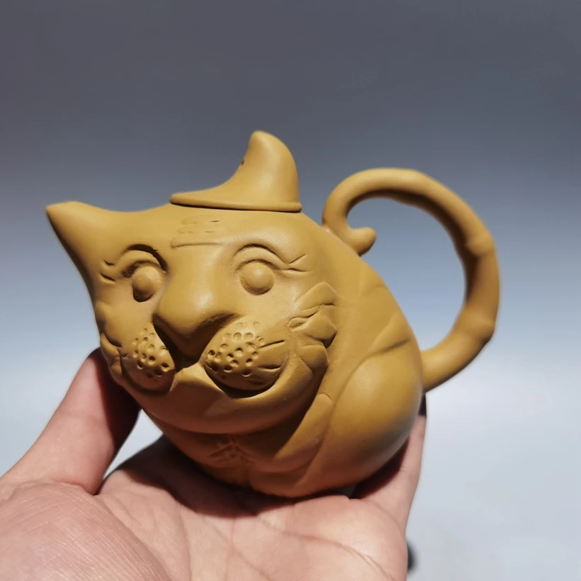 

Free shipping Chinese Yixing Tea Pot Handmade Duan Clay Zodiac Tiger Teapot Raw Ore Fan Minfeng 300cc