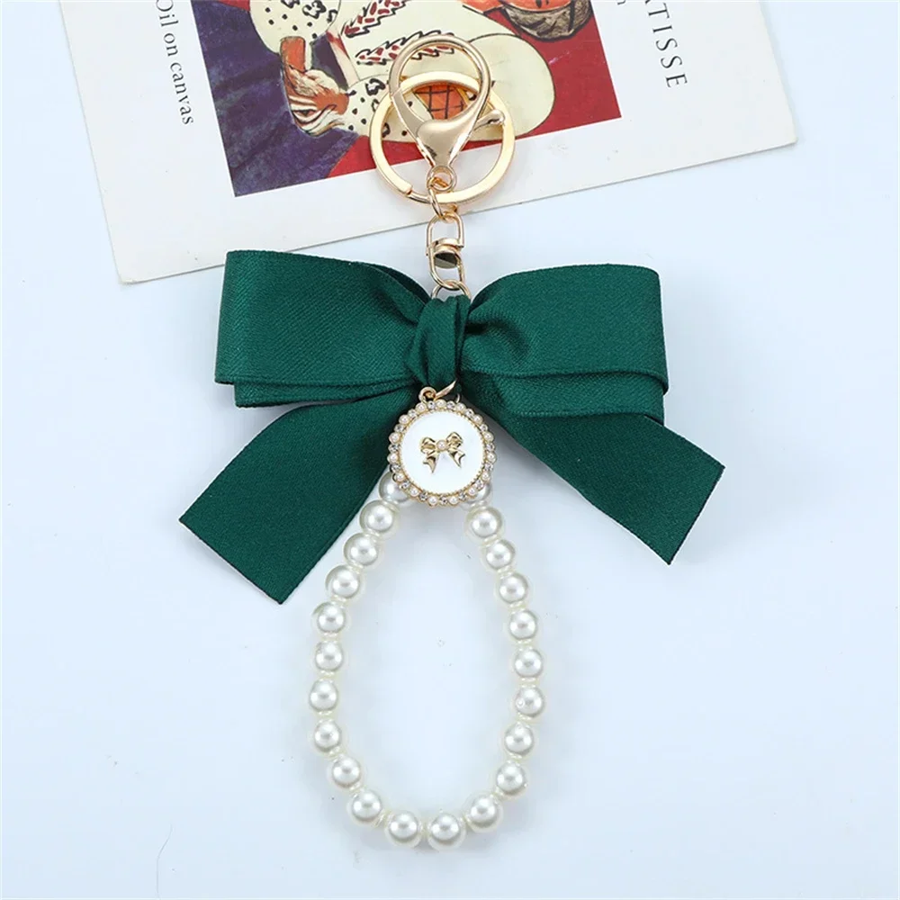 Portachiavi Con Perle E Ciondolo Fragola: Accessorio Carino Per Donne, Catena Per Borsa E Chiavi Auto, Bianco Perla