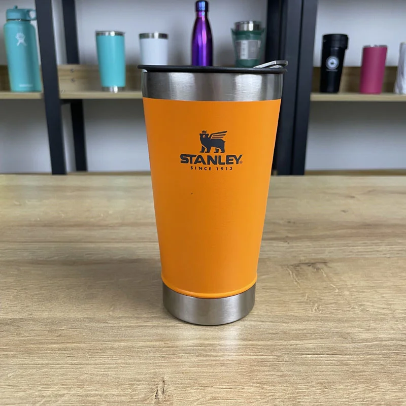 VASO STANLEY BEER PINT NARANJA 473 ML