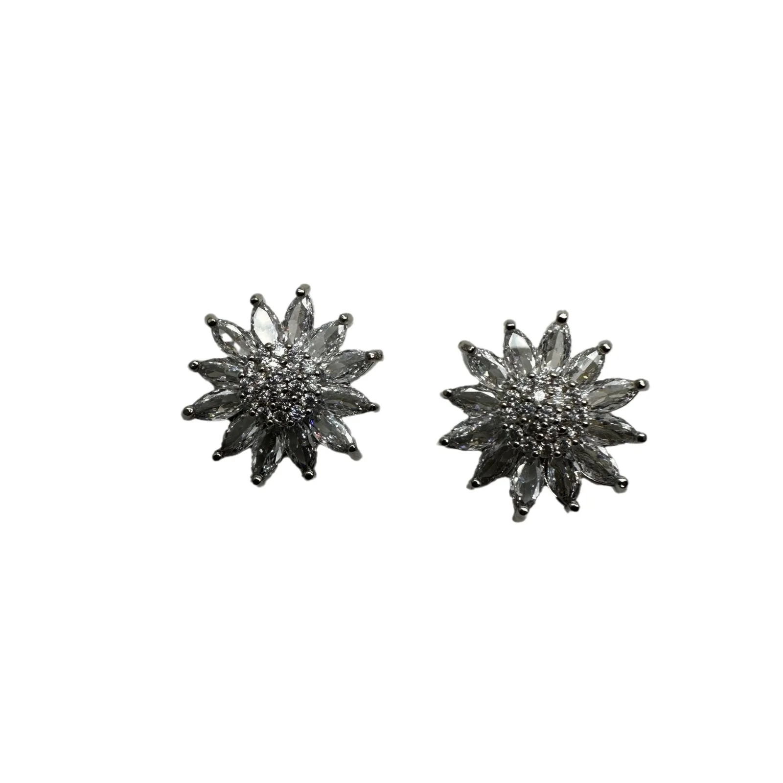 5pc/lot Luxury crystal floral buttons Cubic zirconia button for shirt Decorative CZ sewing buttons for cashmere Knit cardigan 5