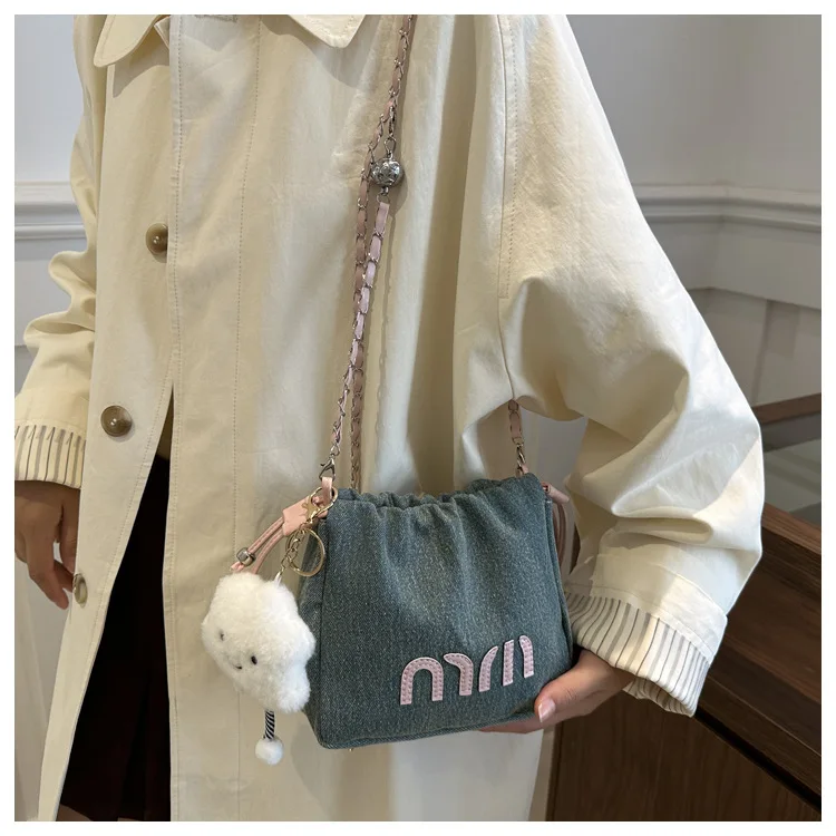 Neue Umhängetasche mit Kette für Damen, modische plissierte Mini-Beuteltasche, Canvas-Denim-Umhängetasche, Handtasche, Geldbörsen, Damen-Clutch-Tasche – Detail 10