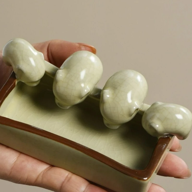 Ru Kiln Tea Pet Set 4 Adorable Crackle Glaze Pigs Maintainable Figurines for Kung Fu Tea Ceremony Wealth and Abundance Decor