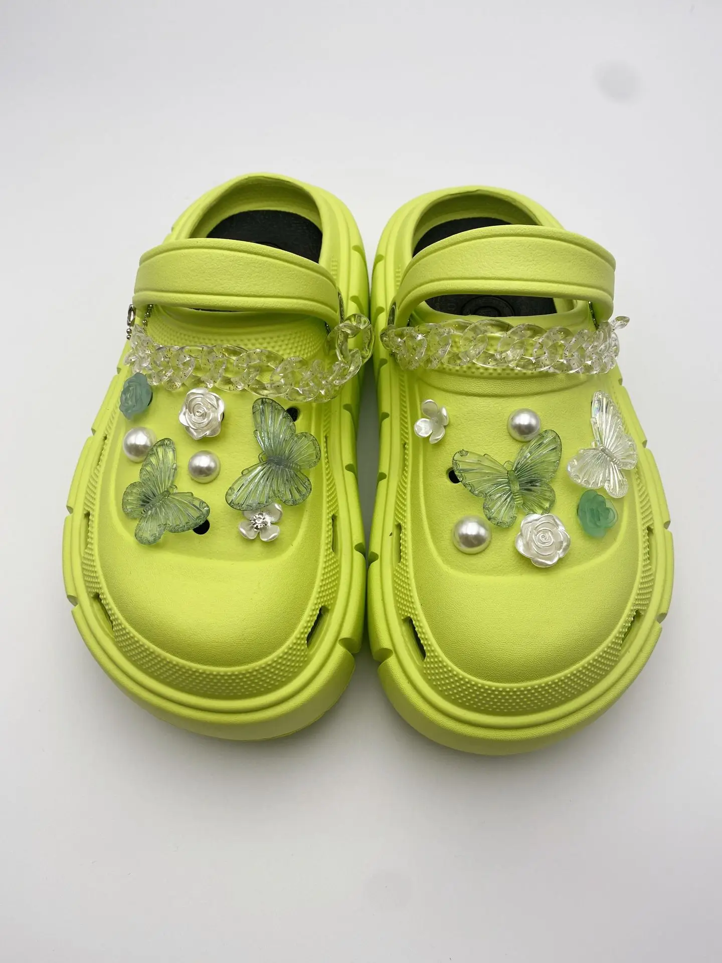 1pcs Bling Metal Croc Charm Luxury Gibits Snowflake Camellia Shoe Charm  Women Clog Ornament Maple Leaf Garden Sandal Decor - Shoe Decorations -  AliExpress