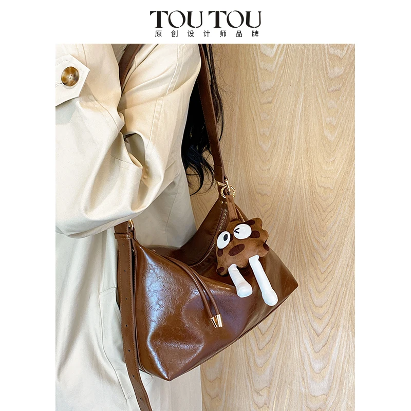 ★TOUT Y EST★ FUR MINI SHOULDER BAG BROWN 52BHFWACR01BR Ladies shoulder bag small, Cognac | Manufactum