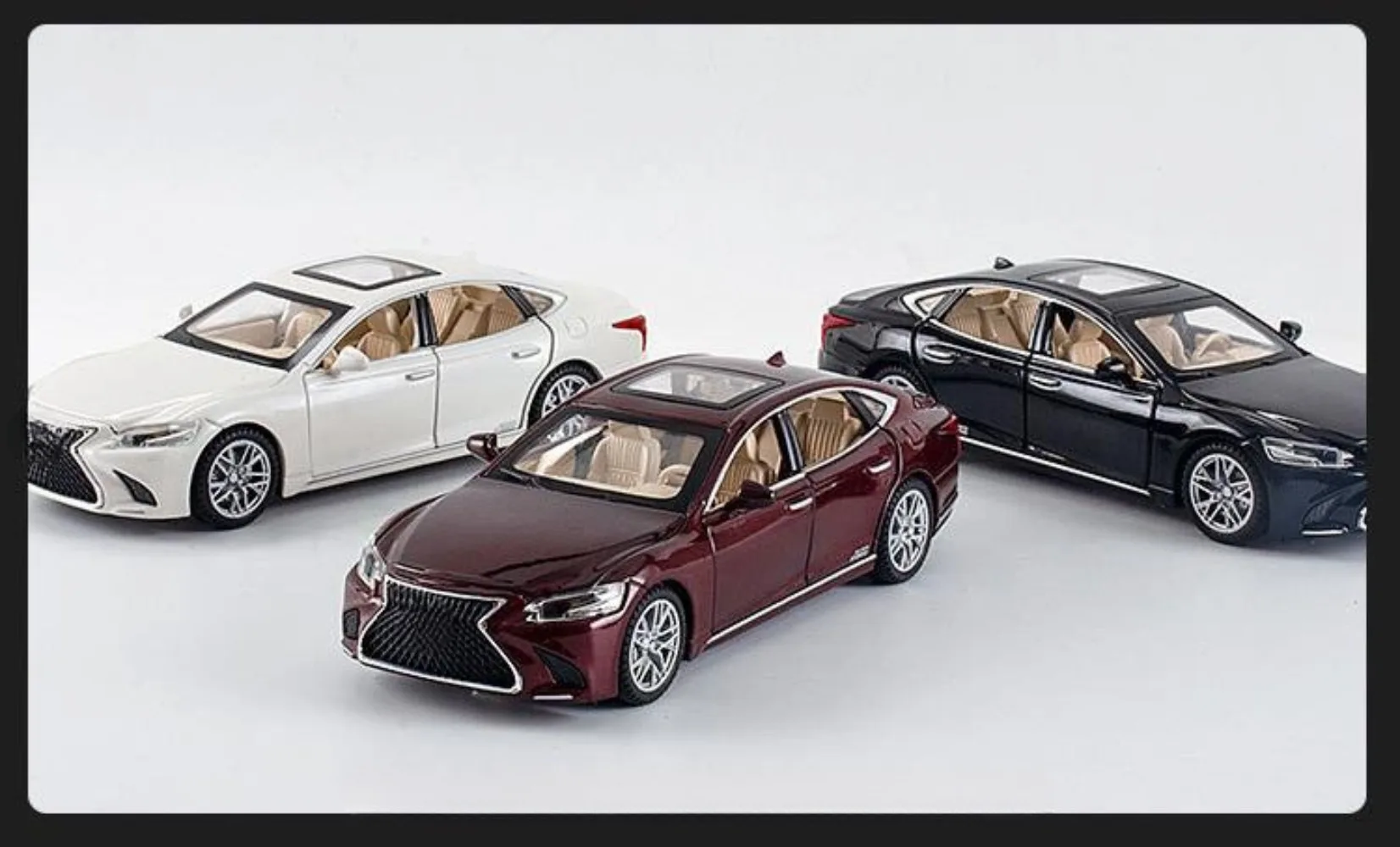 1/32 Lexus LS500H Alloy Car Toy Model Diecast Sound Light Pull