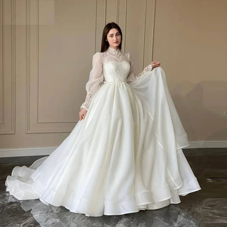 

Verngo Modest A Line Silk Organza Wedding Dresses Long Sleeves Buttons High Neck Lace Arabic Women Bridal Gowns Robe de mariage