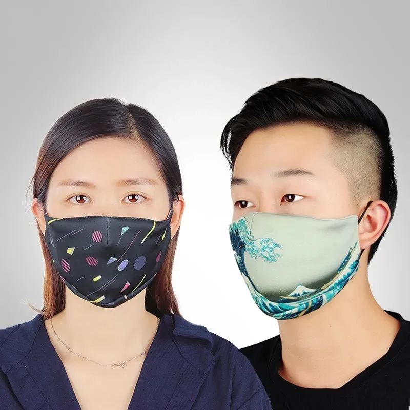 Masque FFP2 noir avec filtre, vue latérale, protection respiratoire haute performance.