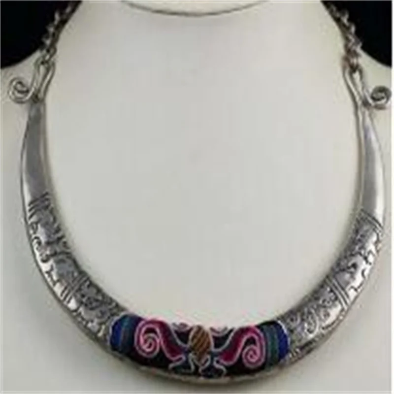 tribal-exotic-chinese-minority-people's-old-hand-embroidery-miao-silver-necklace