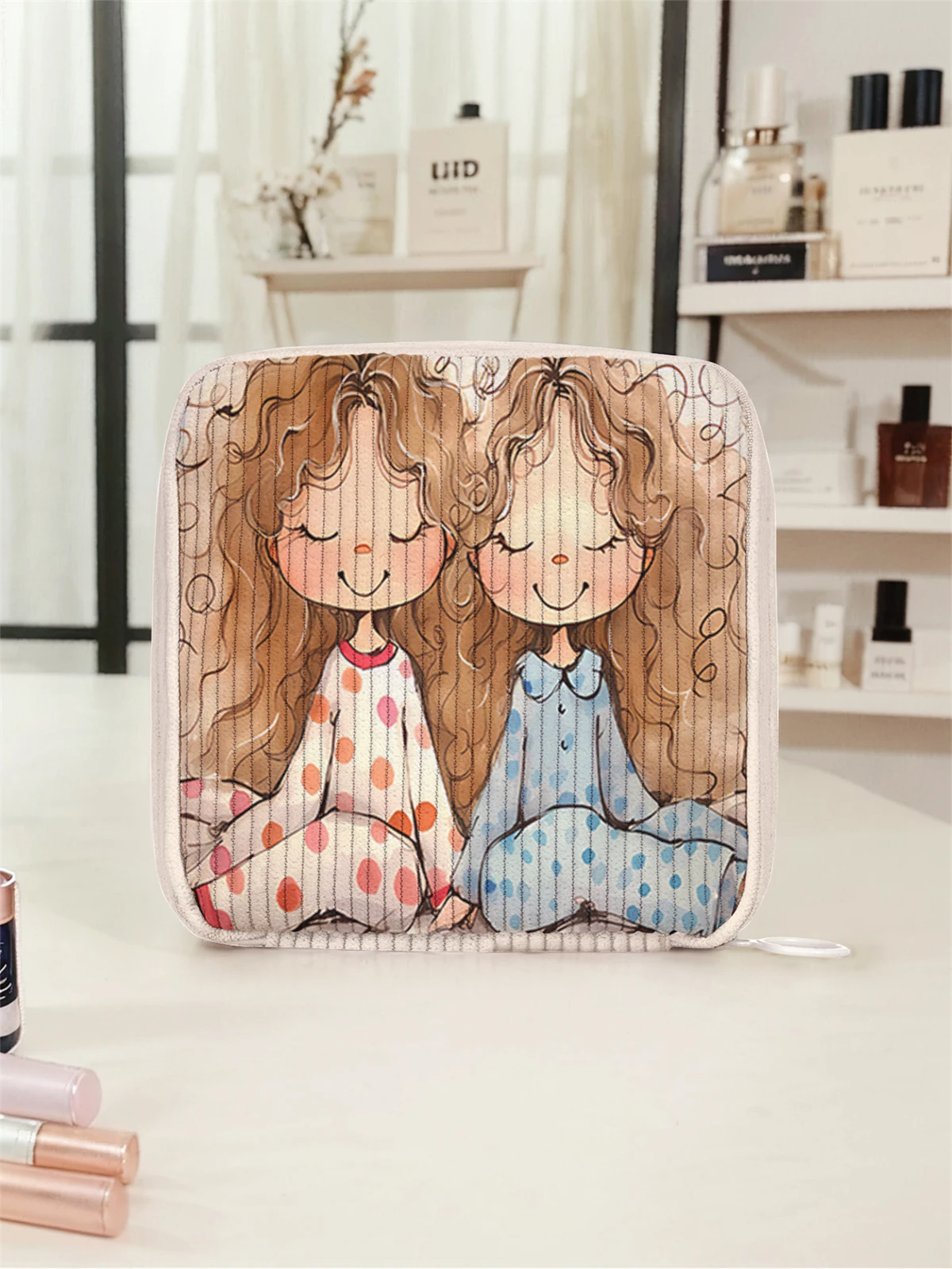 Cartoon girl pattern printed sanitary napkin storage bag, women's lightweight tissue bag, sanitary tissue bag