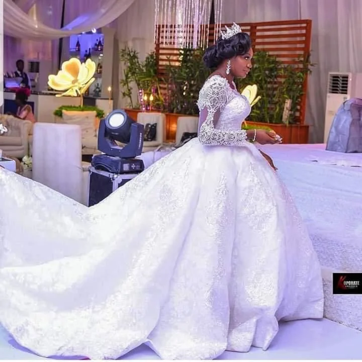 

African One Shoulder V Collar Dress White Simple Wedding Bridal Gown