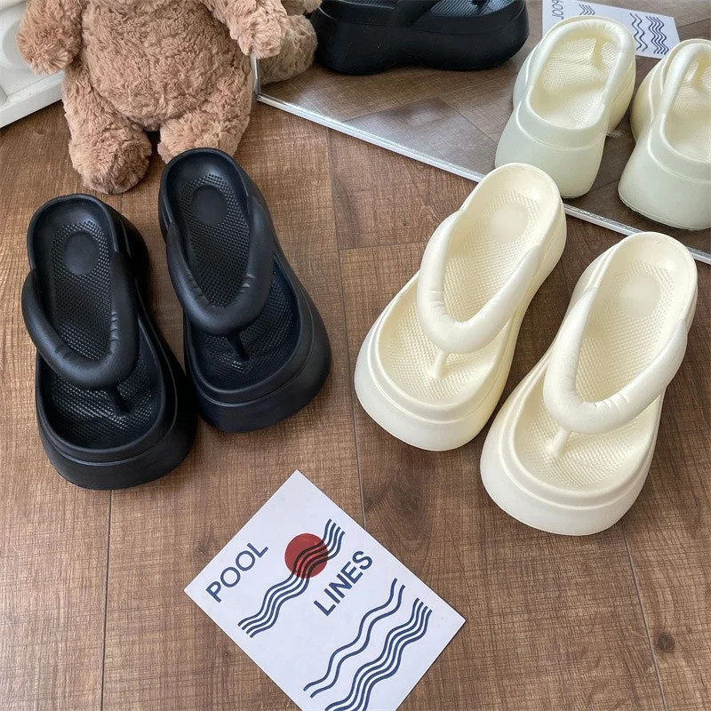 Women Sand Beach Flip Flops Wedge Heels Outside The Seaside Beach Sandals Thick-bottomed Flip-flops Outdoor Slides Summer Shoes