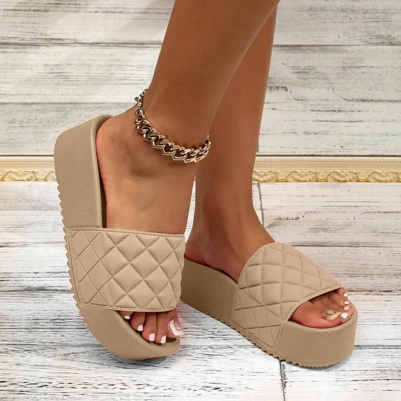 Fashion Women Platform Slippers Designer Shoes Thick Soled Height Increasing Sandals Outdoor Floral Sandals Ladies Beach Shoes