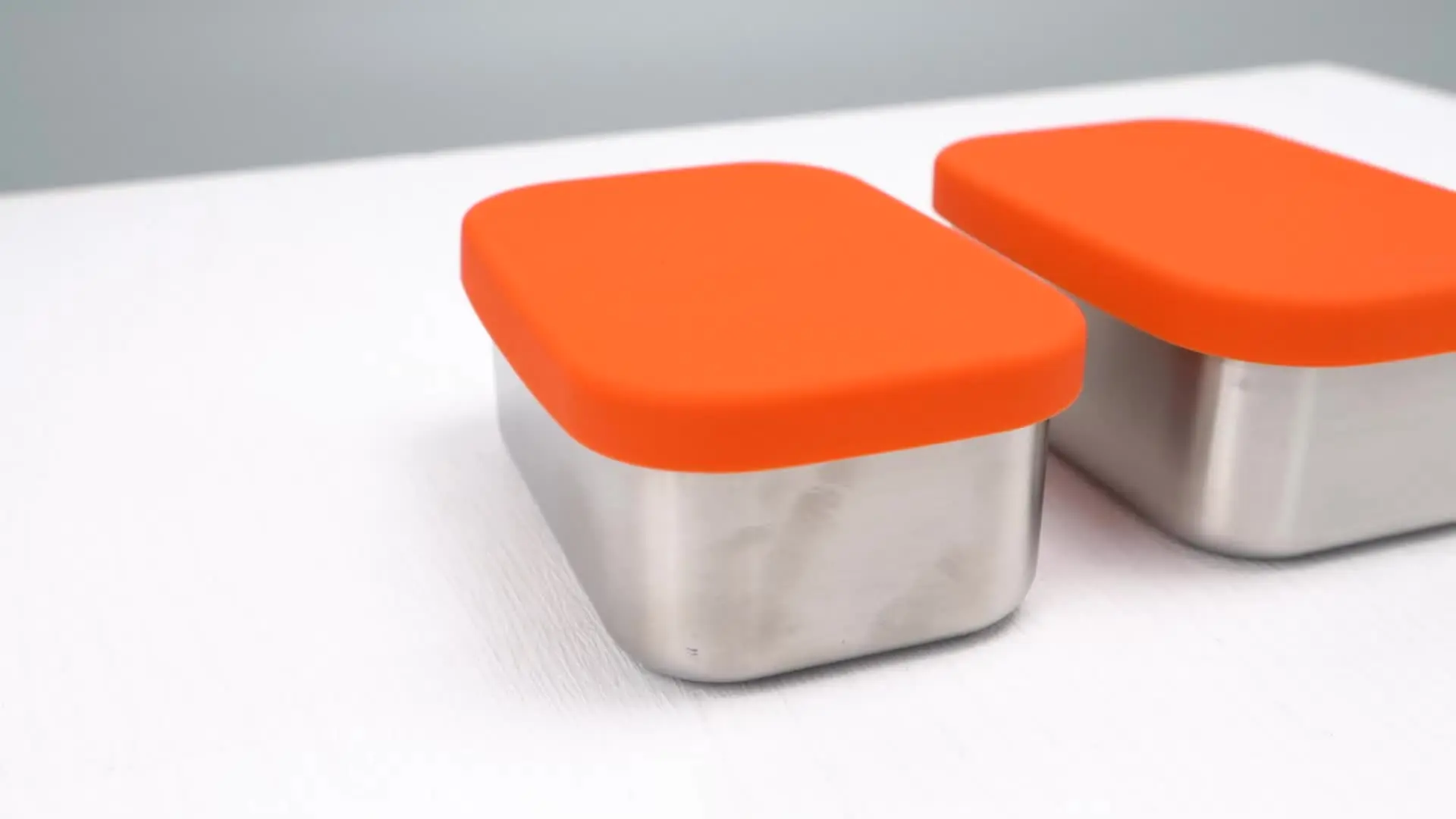 Set di 4 contenitori per snack in acciaio inox con coperchi in