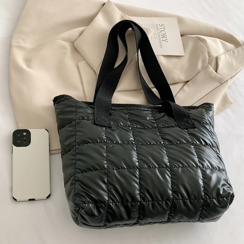 Lightweight & Spacious Women's Large Padded Tote Bag Winter Black Handbag Shoulder Bag with Zipper Closure, Durable Polyester