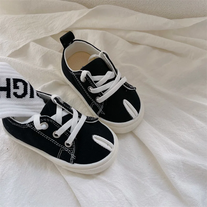 2022 Spring New Boys' Canvas Children's Fake Split Toe Board Girls' Soft Soled Lightweight Indoor Shoes Platform Sneakers