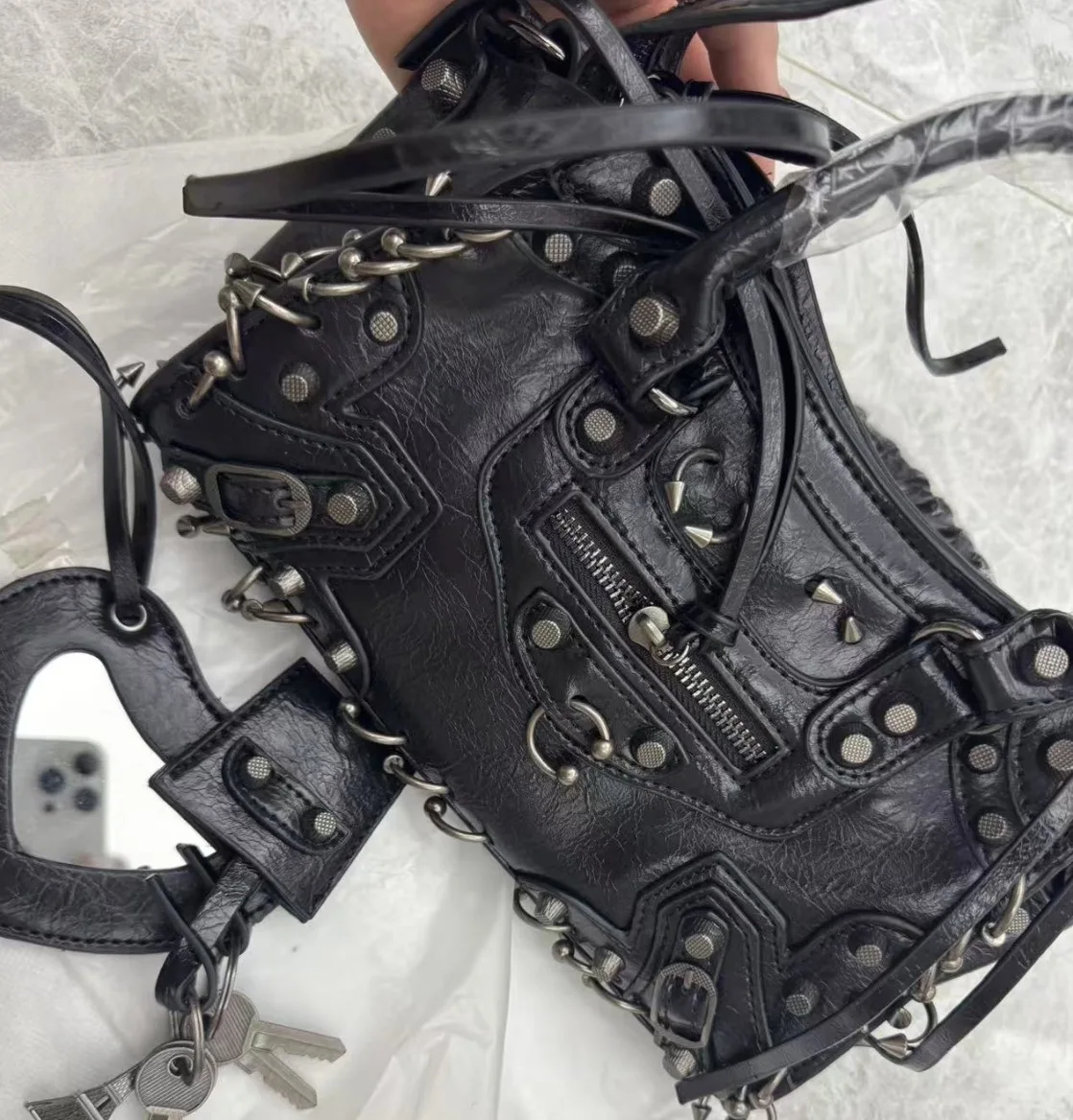 2025 New Women's Fashion Shoulder Bag European Vintage Style Cropped Studded Motorcycle Bag Soft Material Crossbody Design 6