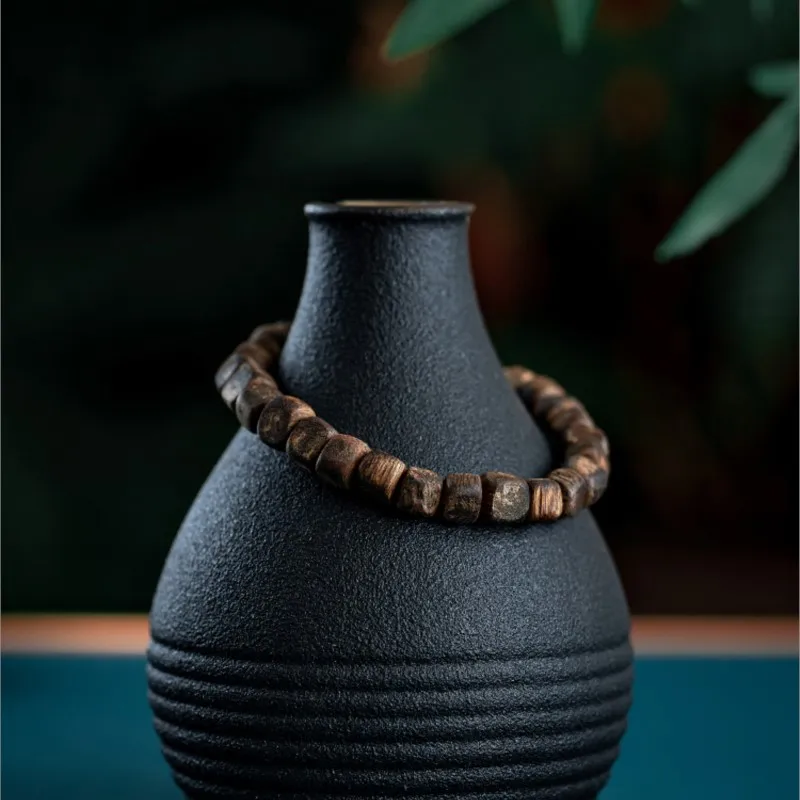 

High Quality Natural Fragrant Wood Real Agarwood Bracelet Female Male Old Wood