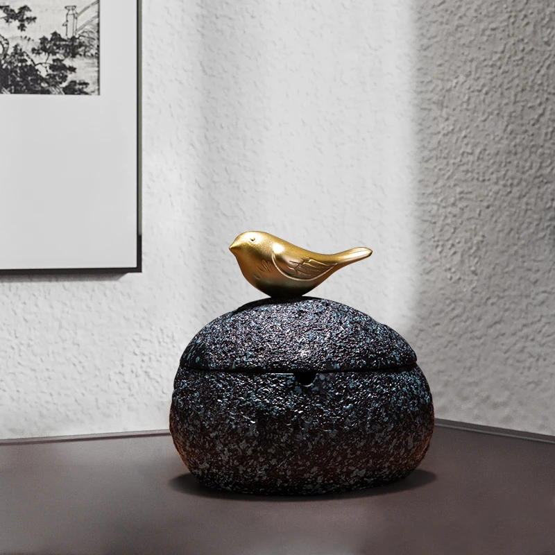 

New Creative Bird Ashtray Living Room with Lid Ashtray Anti-flying Ash Storage Box Ornaments Resin Crafts Home Decoration