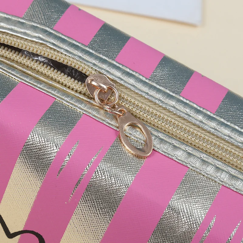Portable Makeup Organizer Interior and Texture