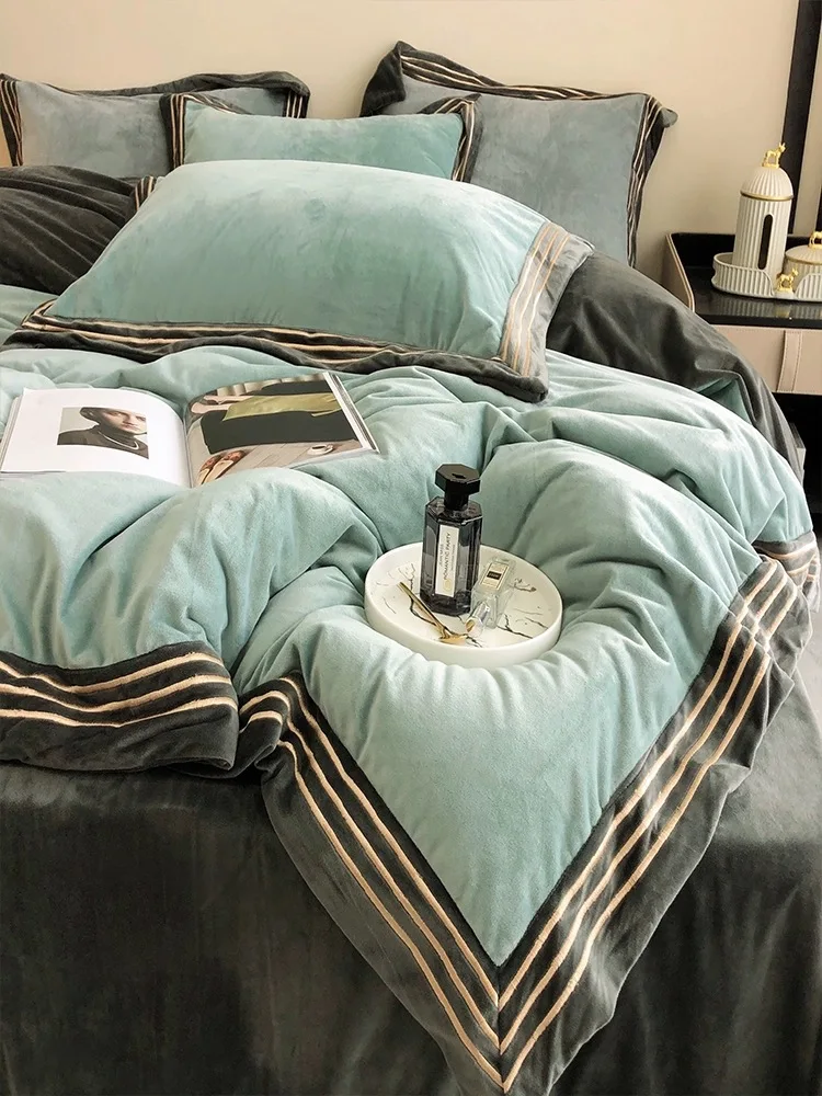 

Winter New Luxury Thickened Warm Baby Plush Milk Plush Bed Sheet and Quilt Cover Coral Plush Four Piece Bedding Set