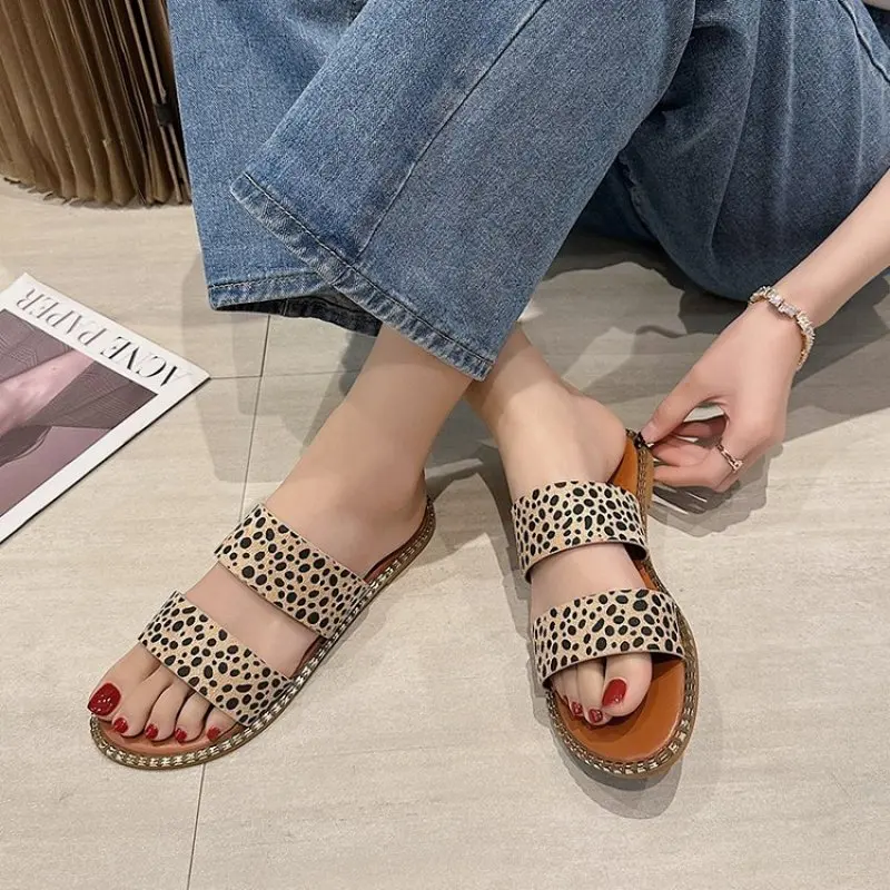 

Women's Shoes 2023 Summer New Flat Metal Ladies Outer Wear Sandals Slippers Home All-match Leopard print Slippers Plus Size36-43