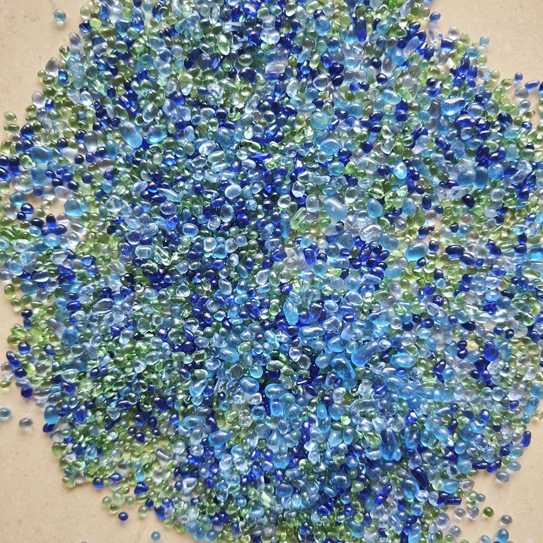Natural Decorative Pebbles for Aquarium, Garden, and Lawn Enhancement - 200g
