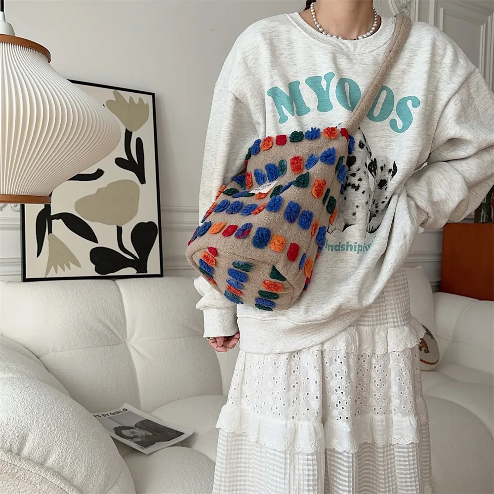 

Cute Plush Women's Bucket Bag New Small Handbag Crossbody Bag Winter Women's Handheld Shoulder Bag Shopping Handbag Wallet