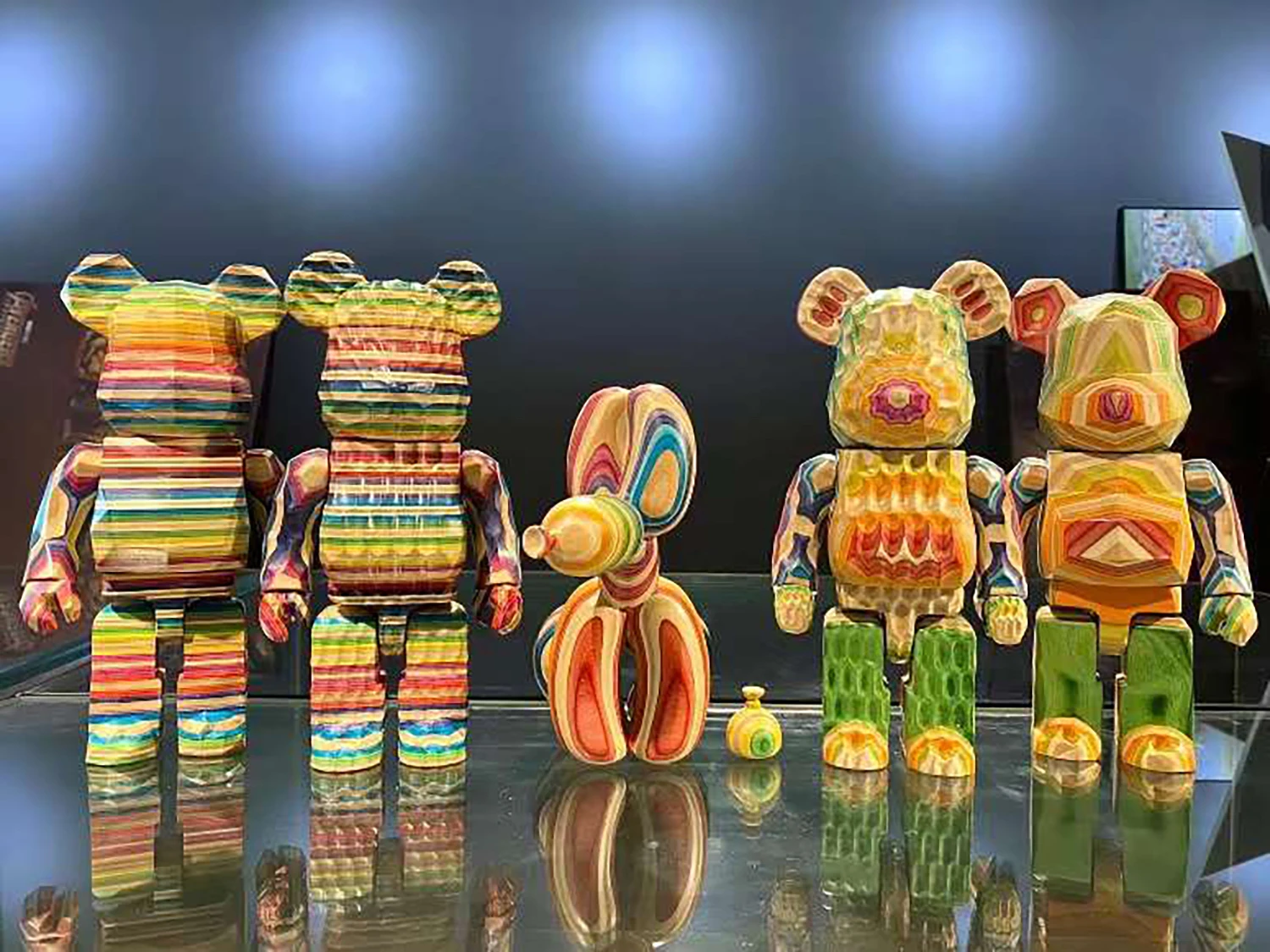 

BE@RBRICK 28cm Fragment Design HAROSHI Vertical Bearbrick 400% Carved Wood Horizontal Grain Vertical Grain Wave Bear Balloon Dog