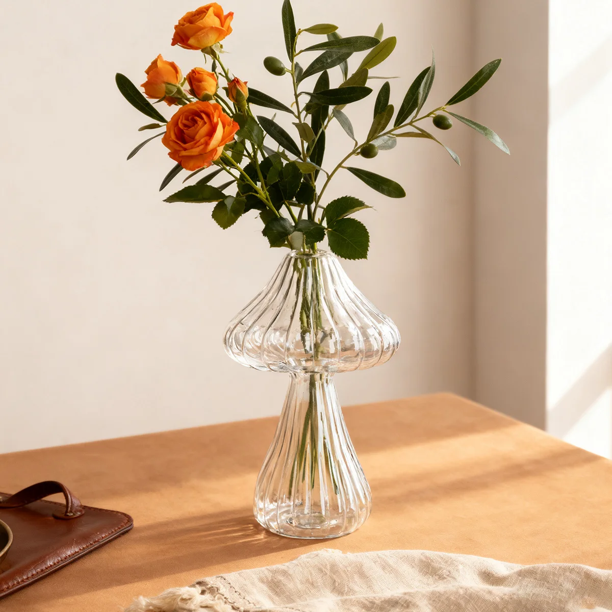 1PC, creative transparent glass small straw mushroom-shaped decorative vase, transparent mushroom vase for home decoration