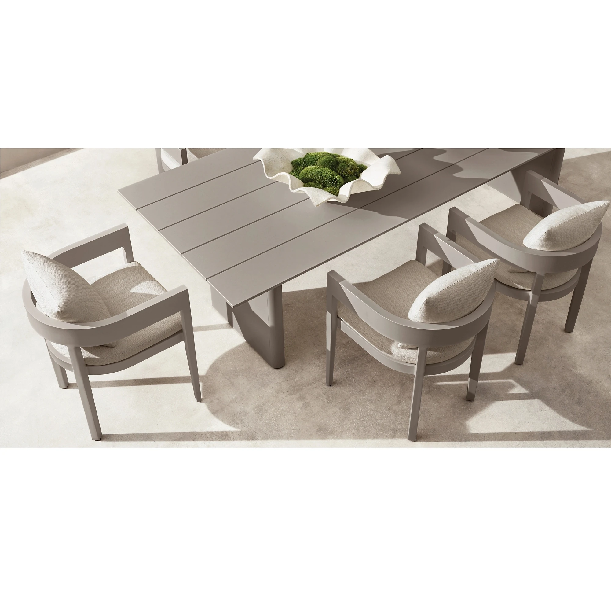 Modern Luxury Home Courtyard Patio Metal Garden Table and Chairs Aluminium Outdoor Dining Set