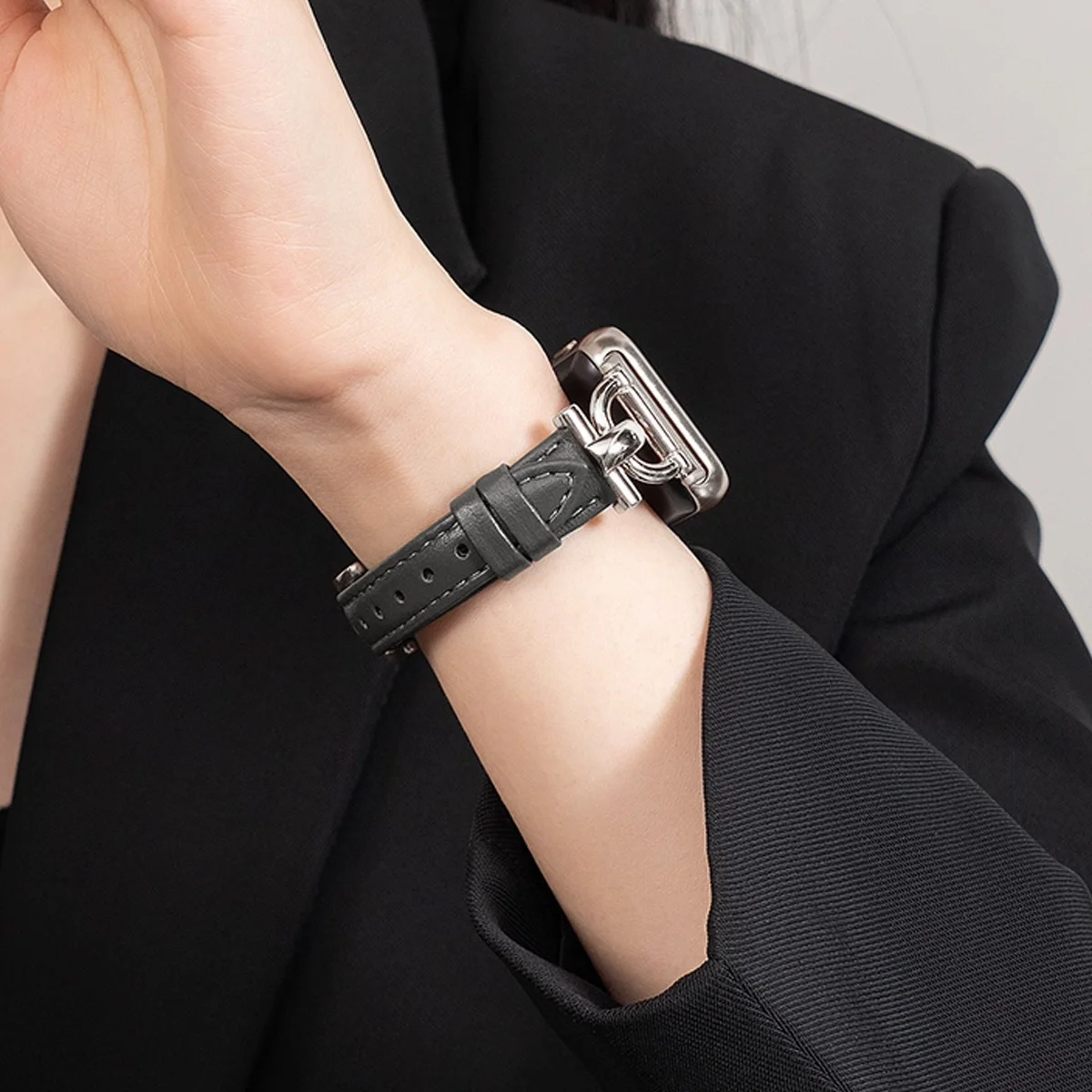 Premium Metal and Leather Strap for Galaxy Fit 3 - Stylish Smart Watch Wristband Accessory