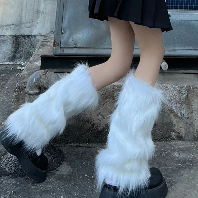 Cozy Vintage-Inspired Fluffy Faux Fur Leg Warmers