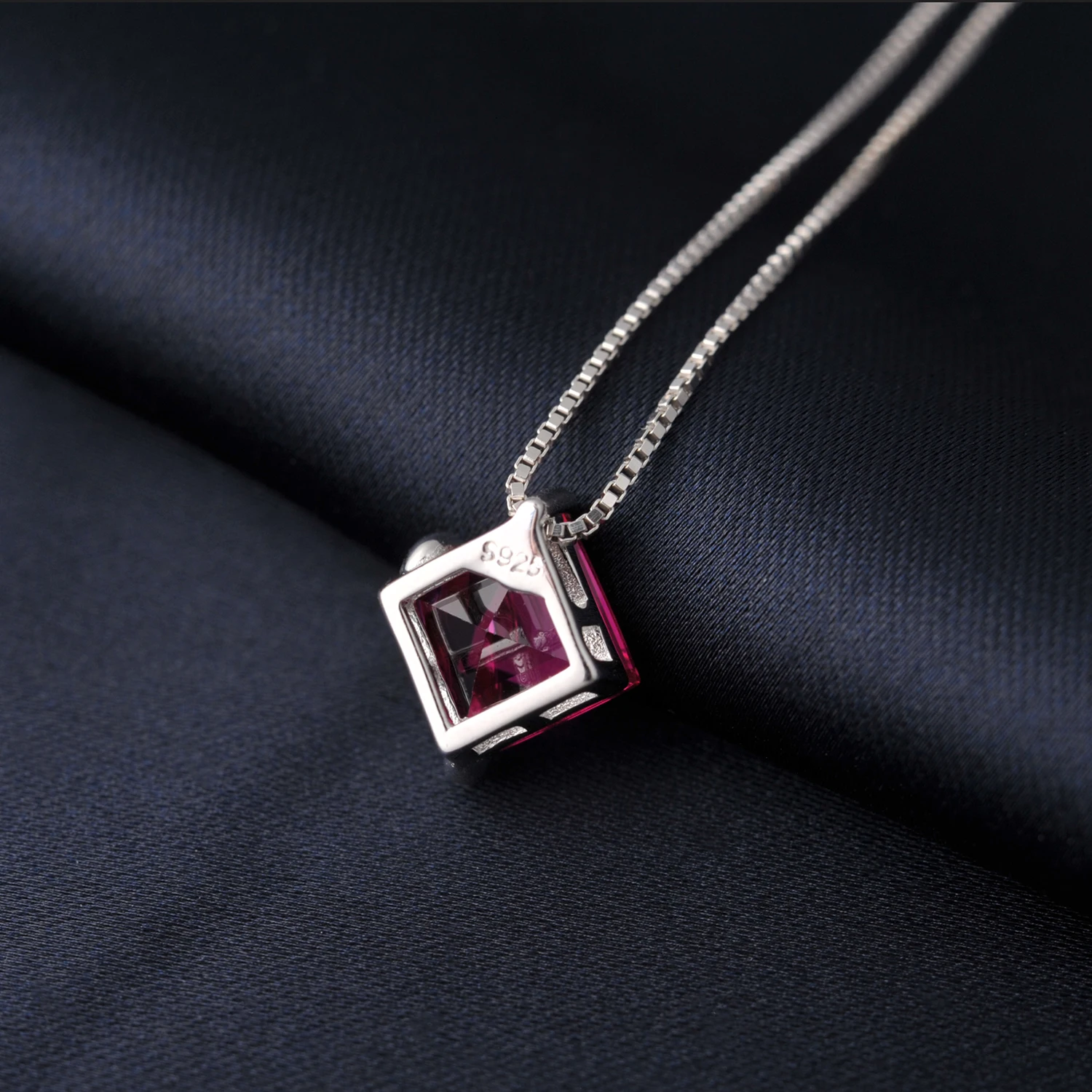 Pendentif En Argent 925 Et Rubis Synthétique - Fait Main, Ovale, Sans Nickel - Neuf Sans Emballage