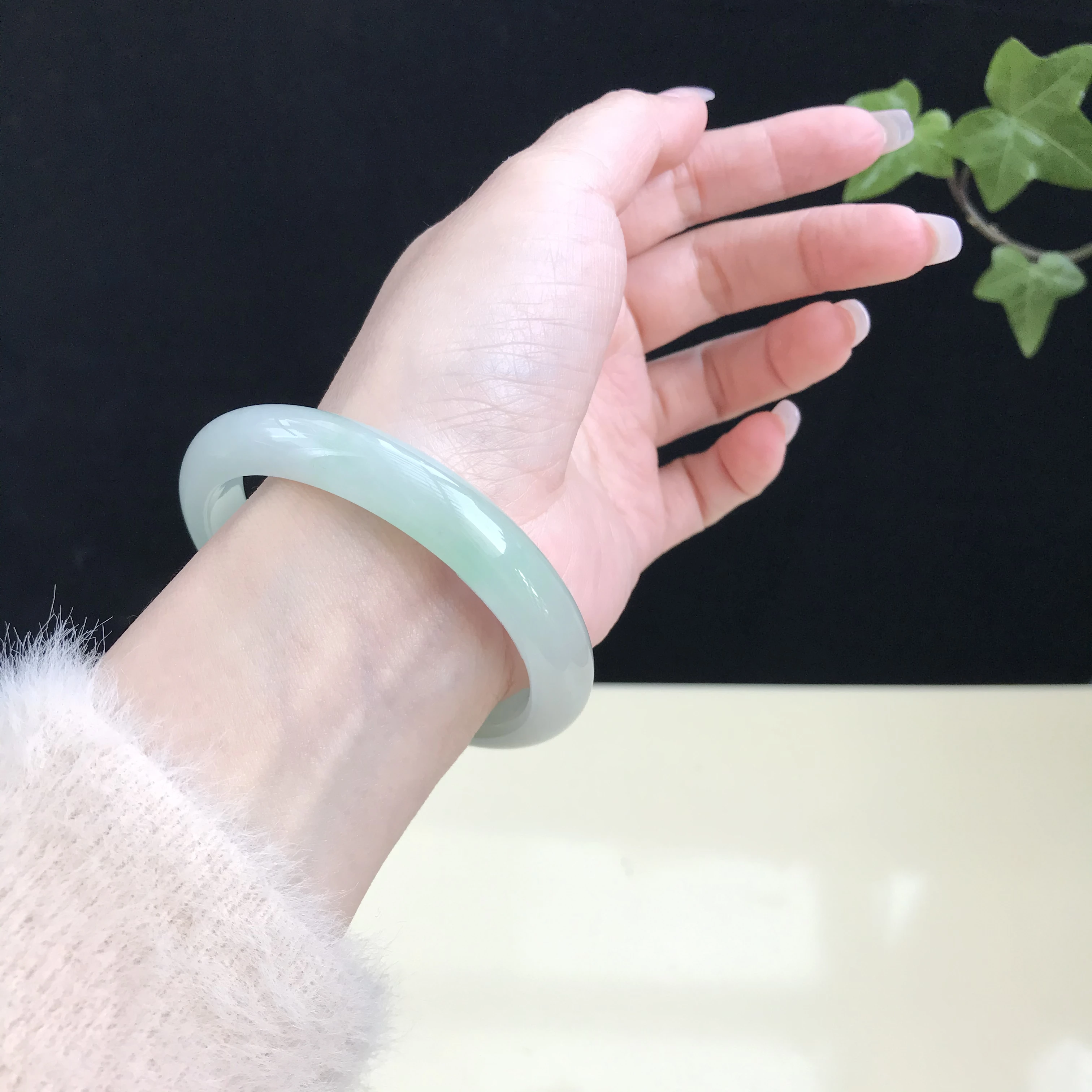 

Burma 100%Genuine High-end Jadeite Bracelet Jewelry Jade Bangles For Women 58mm (With Certificate)