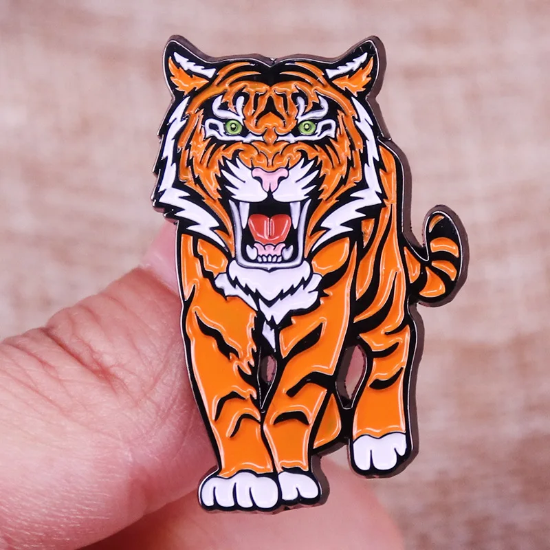 

XM-funny Portrait tiger alloy brooch daily gift backpack jewelry shirt decoration