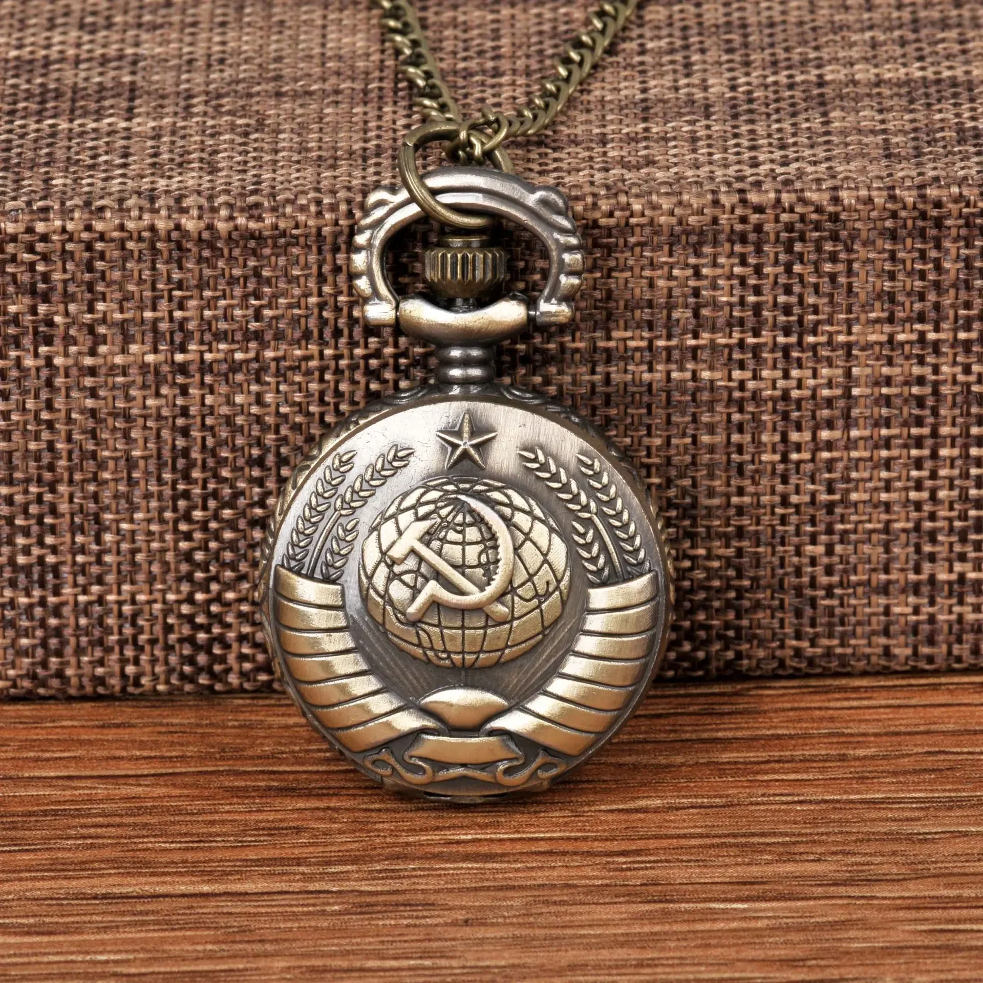 Vintage USSR Soviet Badges Sickle Hammer Pocket Watch Necklace Bronze Pendant Chain Quartz Clock Fashion Emblem Women Men Gift quartz watch pocket watch