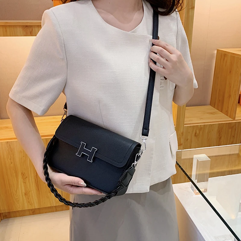 

Корейские модные брендовые сумочки для женщин, винтажная сумка через плечо из искусственной кожи с надписью и застежкой, элегантная шикарная сумка через плечо для покупок