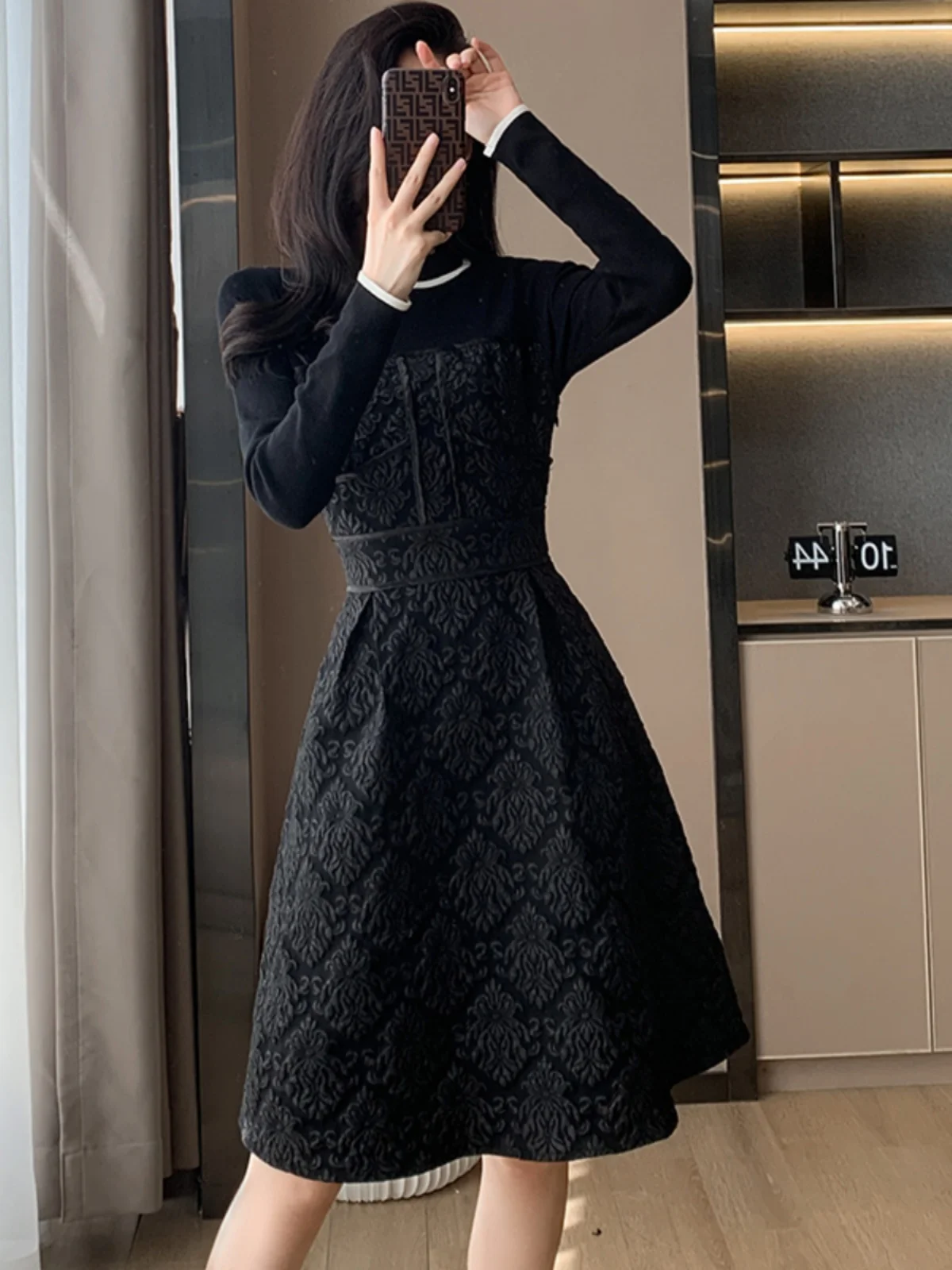 

Hepburn Style, Elegant Elegance, Luxury Dress, Women's Autumn and Winter 2023 New French Waist Wrap, Slim Black Skirt