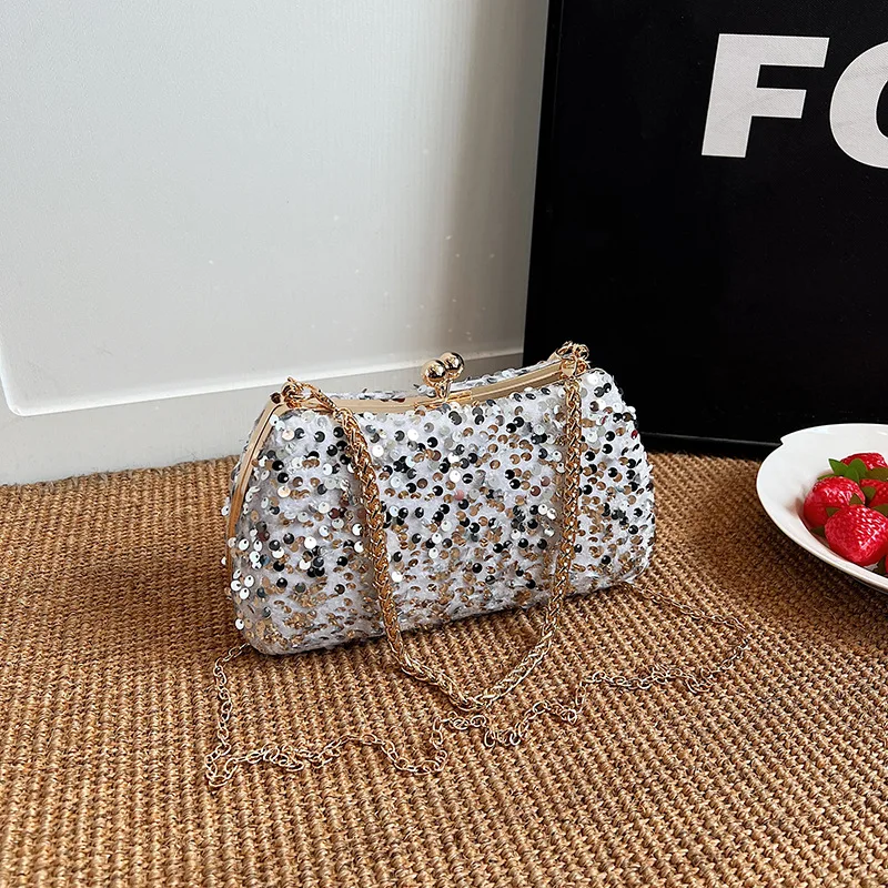 Рисунок 5 - Модные роскошные маленькие клатчи