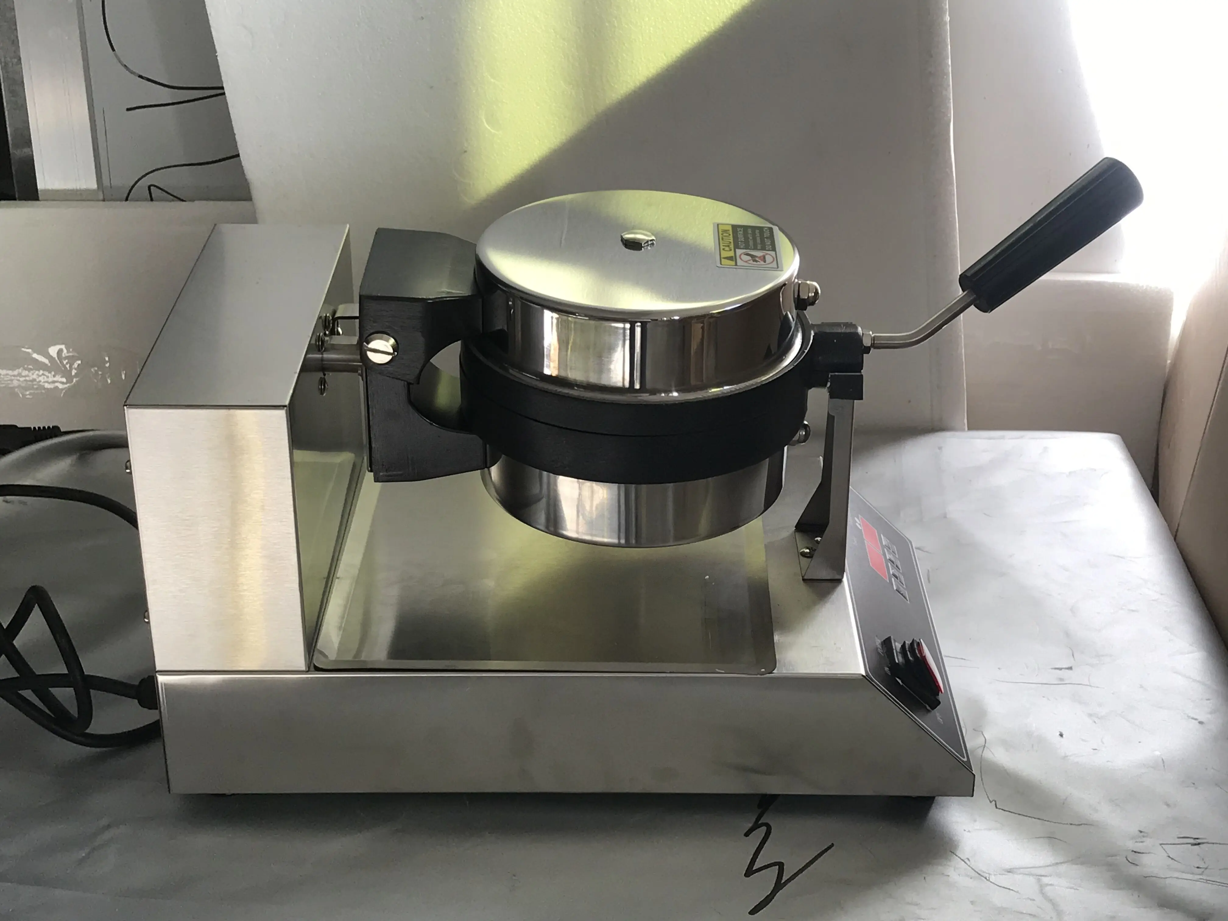 UFO Digital Ice cream Hamburger sandwich machine 360 rotated Panini press waffle machine