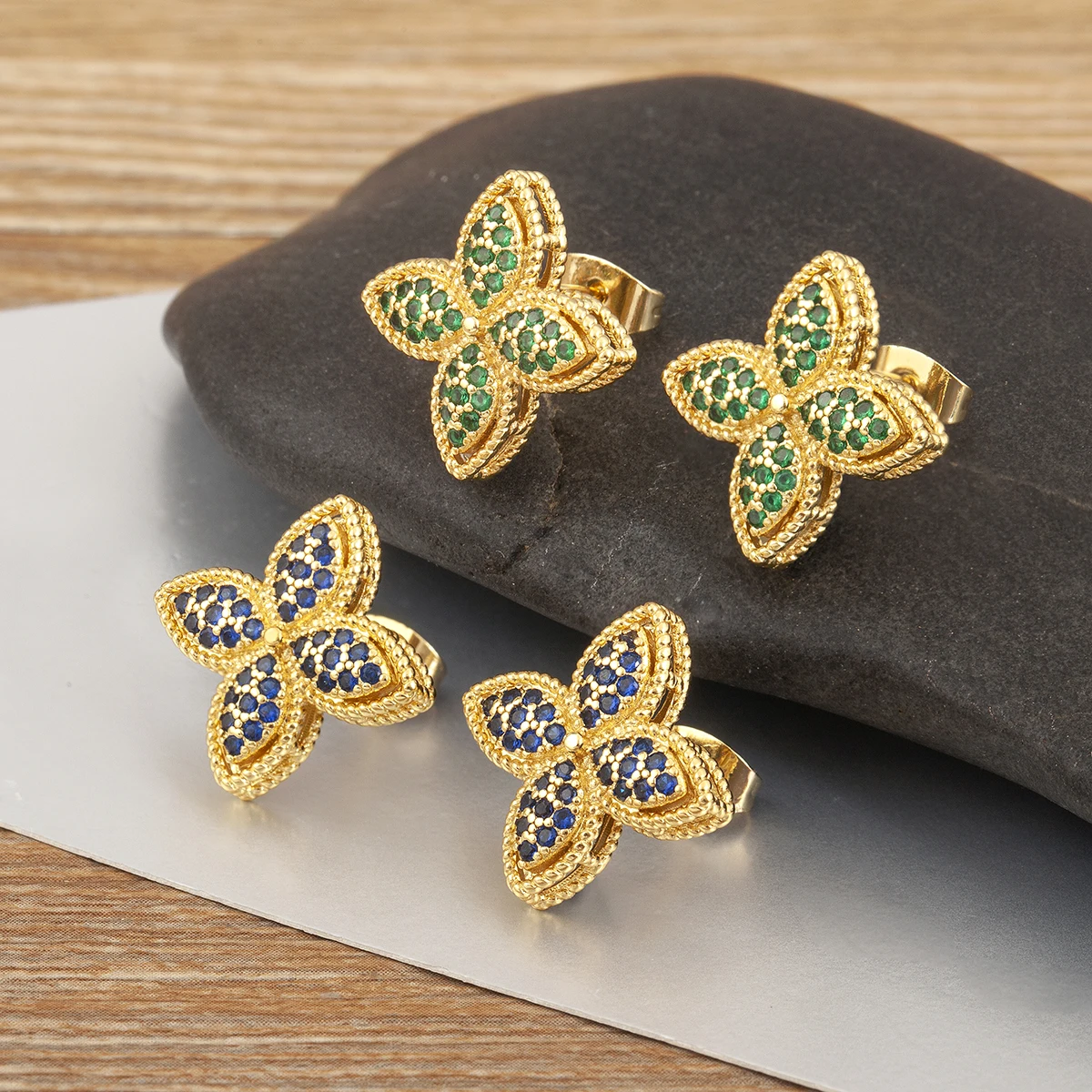 Nidin Korea Beliebte Blume Form Pflastern Glänzenden Kristall Zirkon Stud Ohrringe Für Frauen Mode Weibliche OL Stil Ohr Schmuck Feines Geschenk